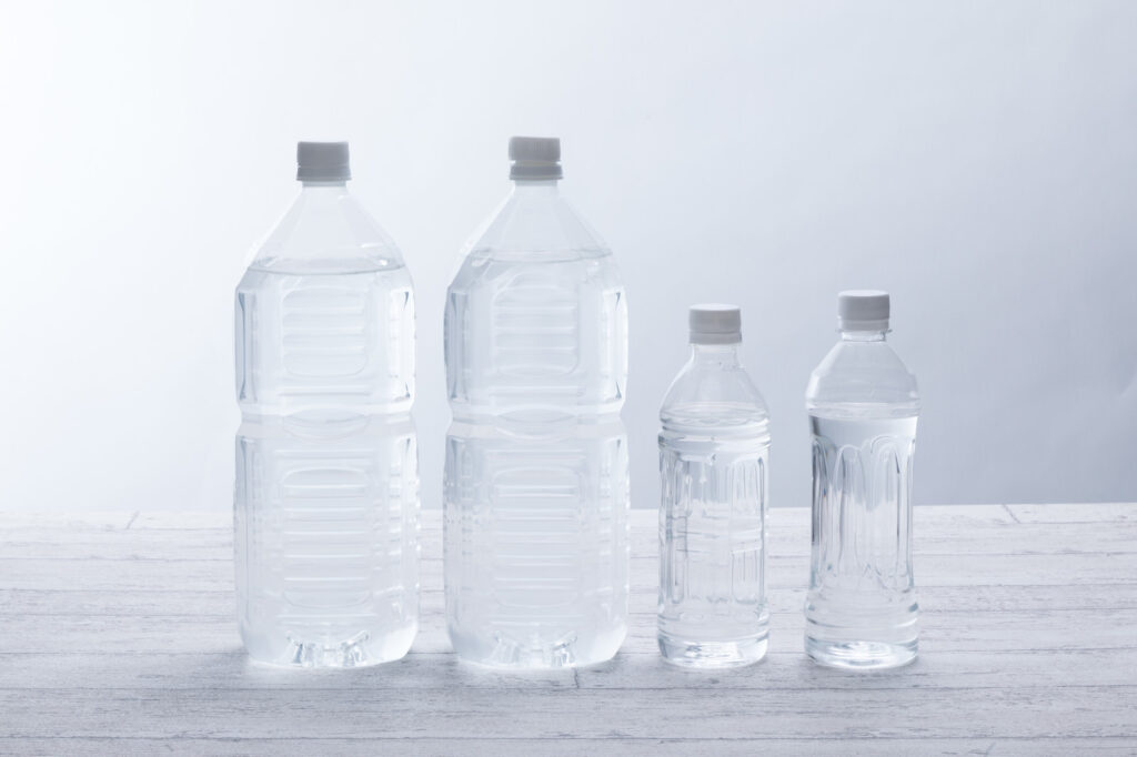 ペットボトルに入った水